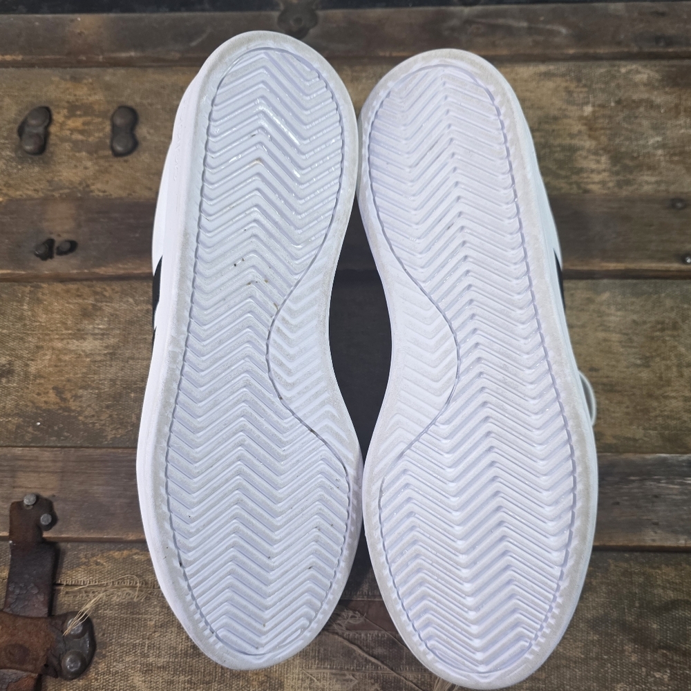 Adidas 3 Stripe Grand Court 2.0 Cloudfoam Comfort Classic Lace Up Sneakers. 9.5 - Picture 10 of 10